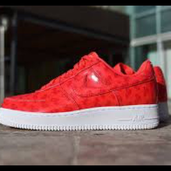 Air Force 1 low ultraviolet siren red - Picture 2 of 9